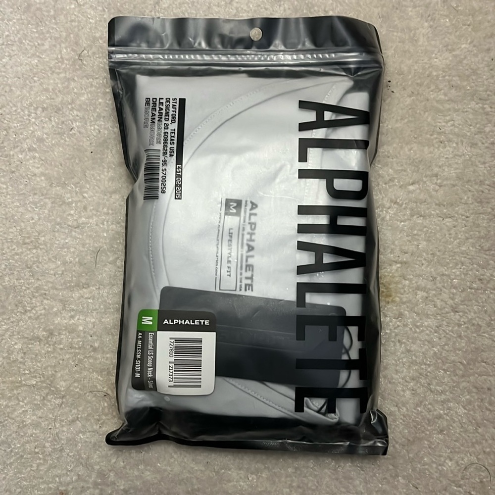 Alphalete Essential Long Sleeve Scoop Neck - Silver